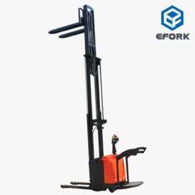 三級(jí)門架電動(dòng)堆高車